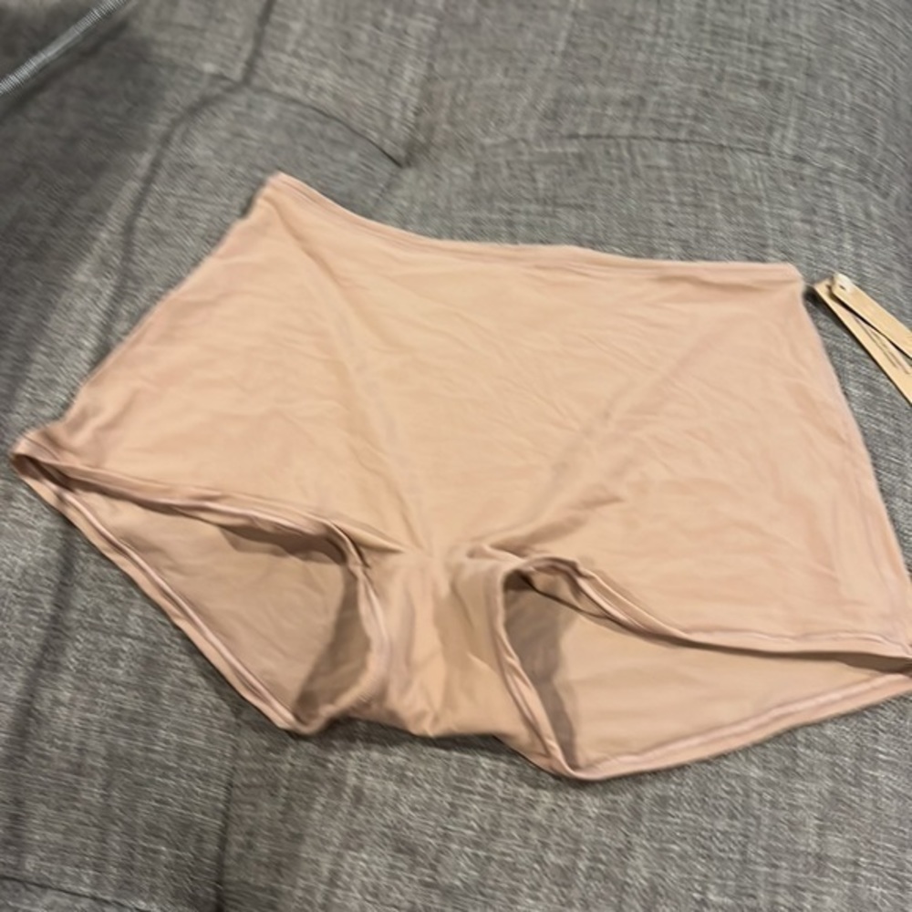 Skims Fits Everybody Boy Shorts - Picture 3 of 8